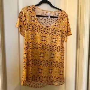 LuLaRoe Classic Tee M